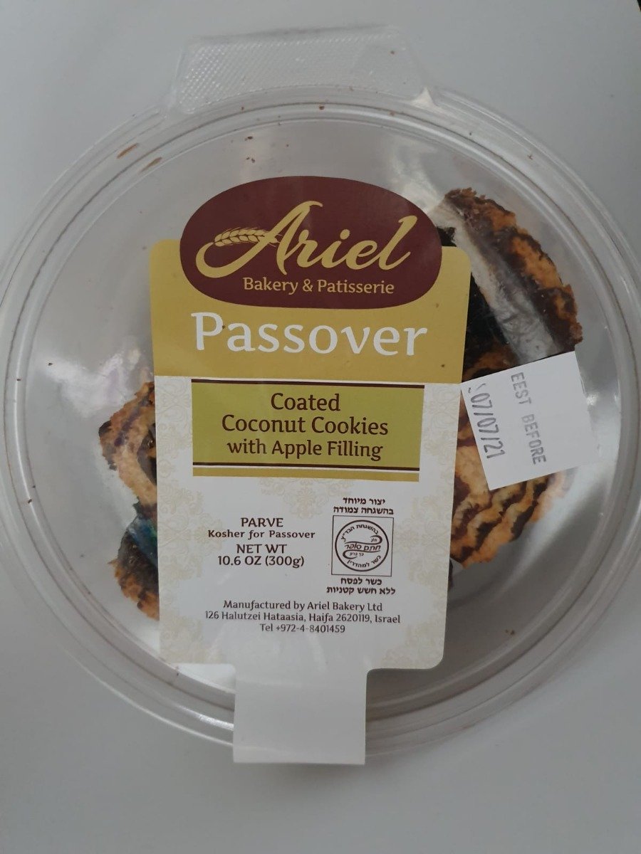 Ariel Passover Coated Coconut Cookies with Apple Filling